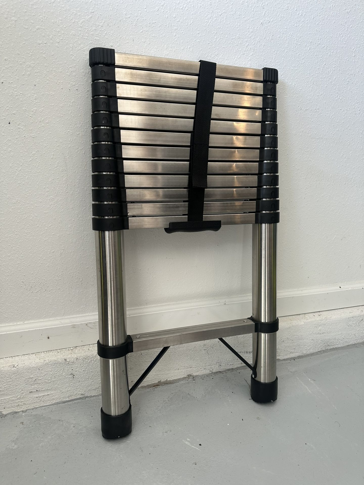 Metal Ladder 12 Ft 5 in