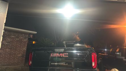 GMC Denali 2022 tail gait