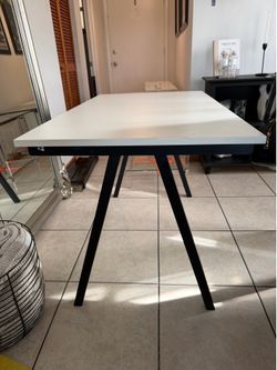 IKEA TROTTEN DESK 47”