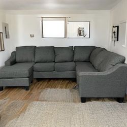 This Sectional U-shaped sofa is Compack & Comfy. We Deliver.