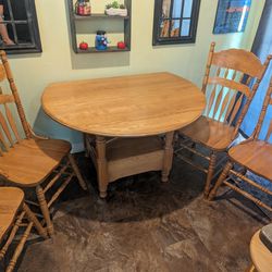 Beautiful Wooden Round Table With 4 Chairs