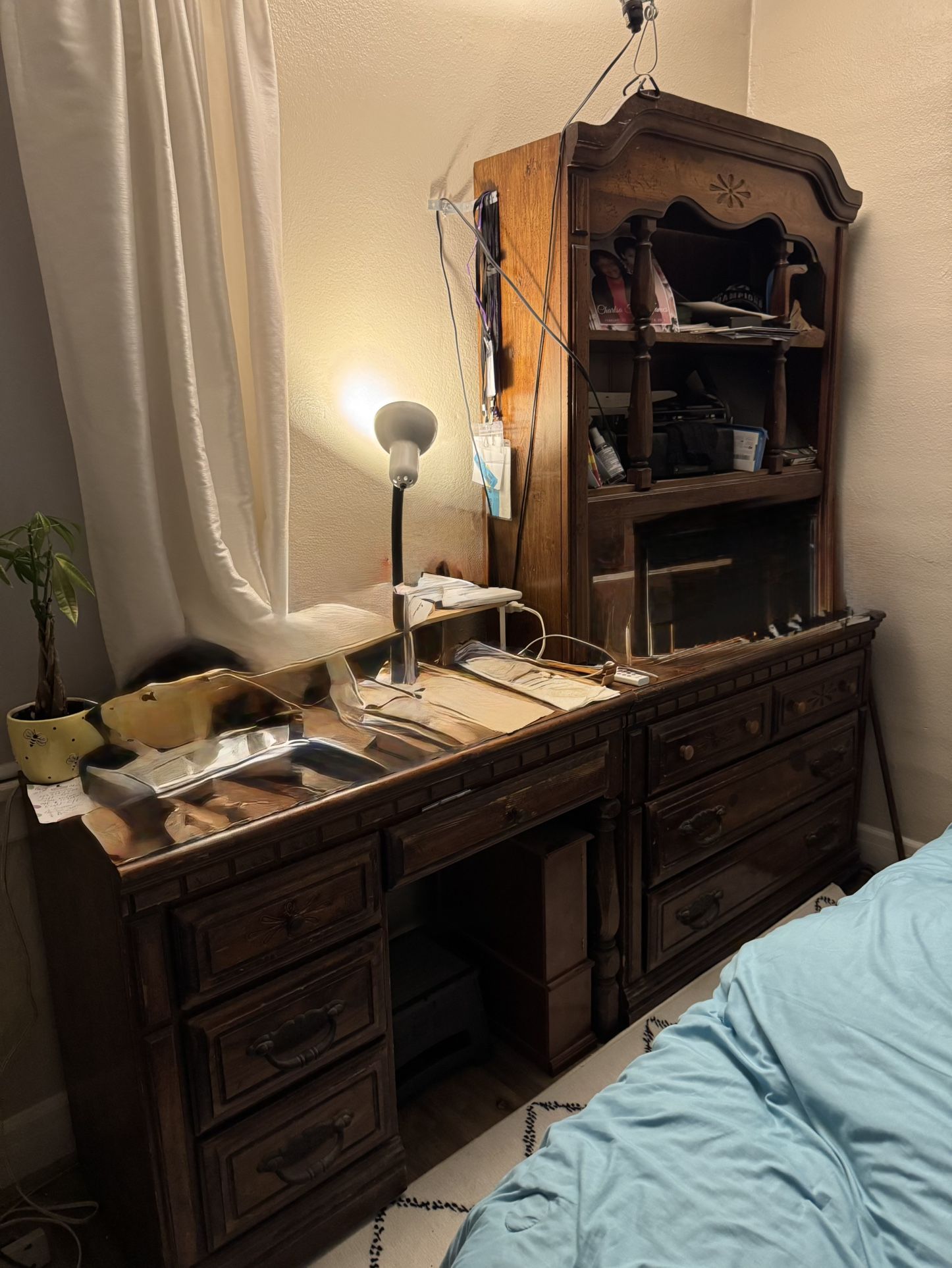 Desk & Dresser with Hutch $100