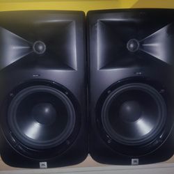 Akai Mpc 5000 And JBL Studio Monitors 