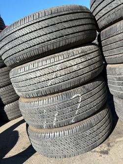 205/60/16 Vendo Set de Tires con 70% de vid slas 4