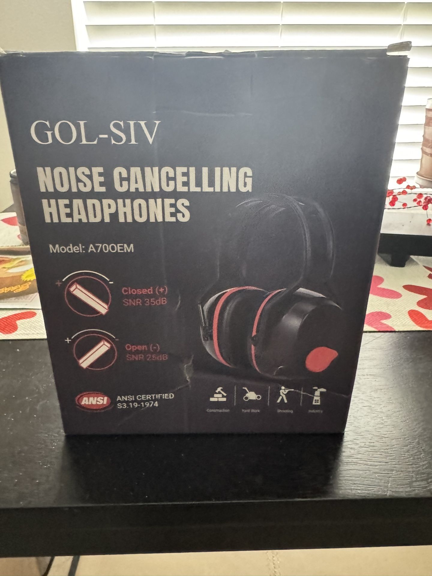 Noise canceling Headphones