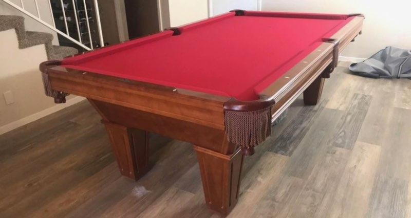 Pool Table 8ft Bruinswick ( Free Delivery & Set Up ) 