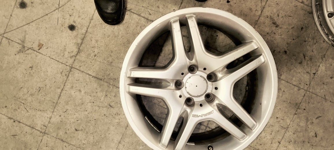 Amg Mercedes Wheel 