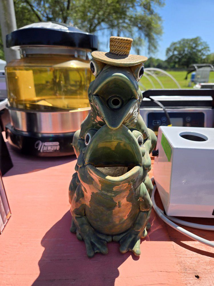 Frog Fountain 