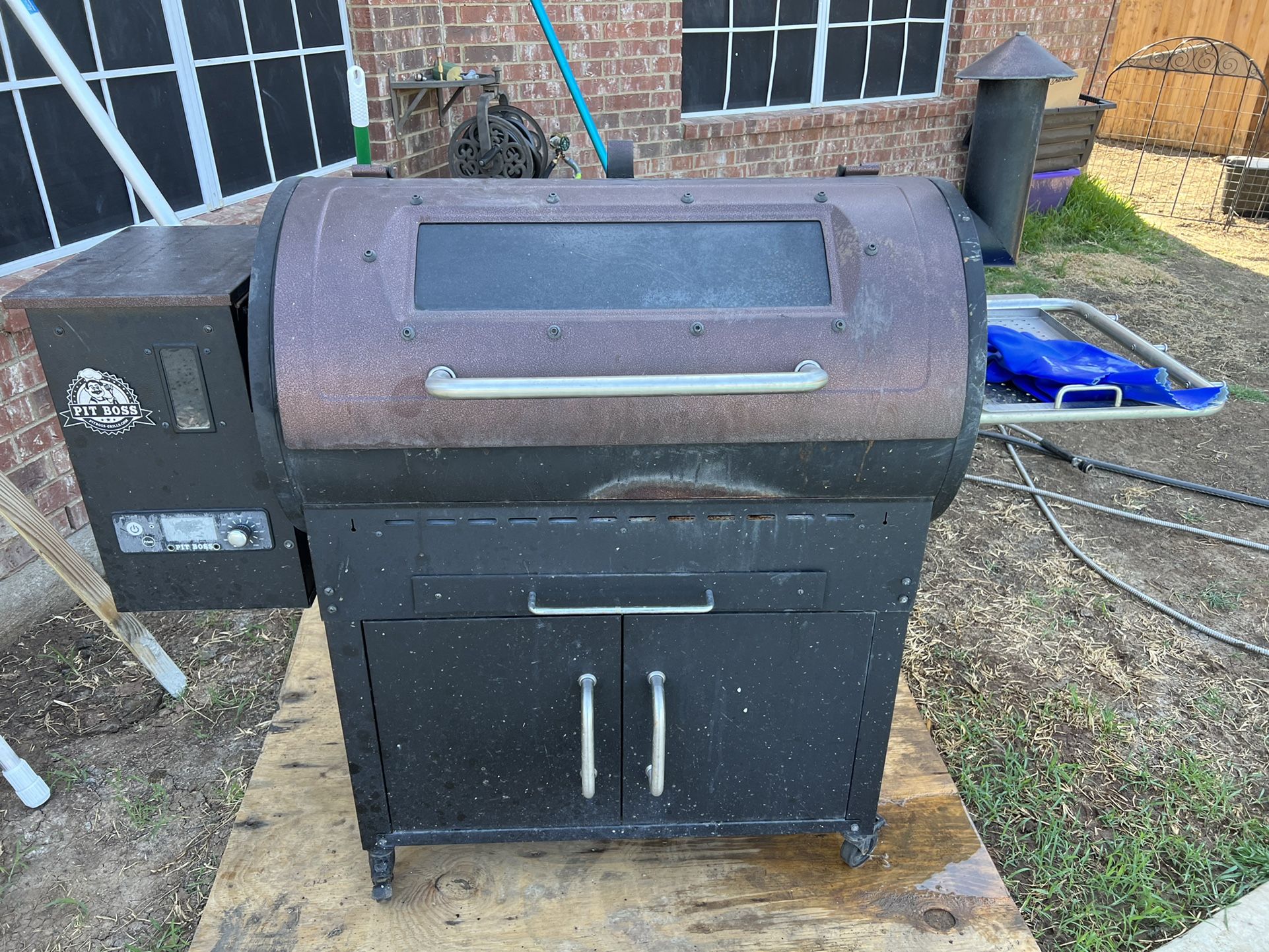 Pit Boss 1000SC2 Wood Fired Pellet Grill OBO