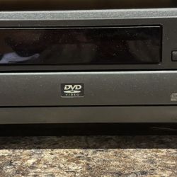 Hitachi 5 Disc DVD/CD Player