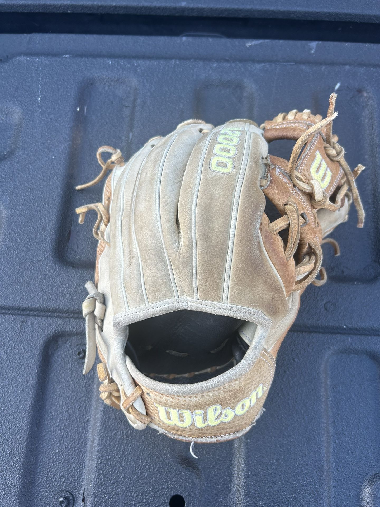 Wilson A2000 Baseball Glove