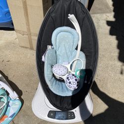 MamaRoo Swing And Walker 