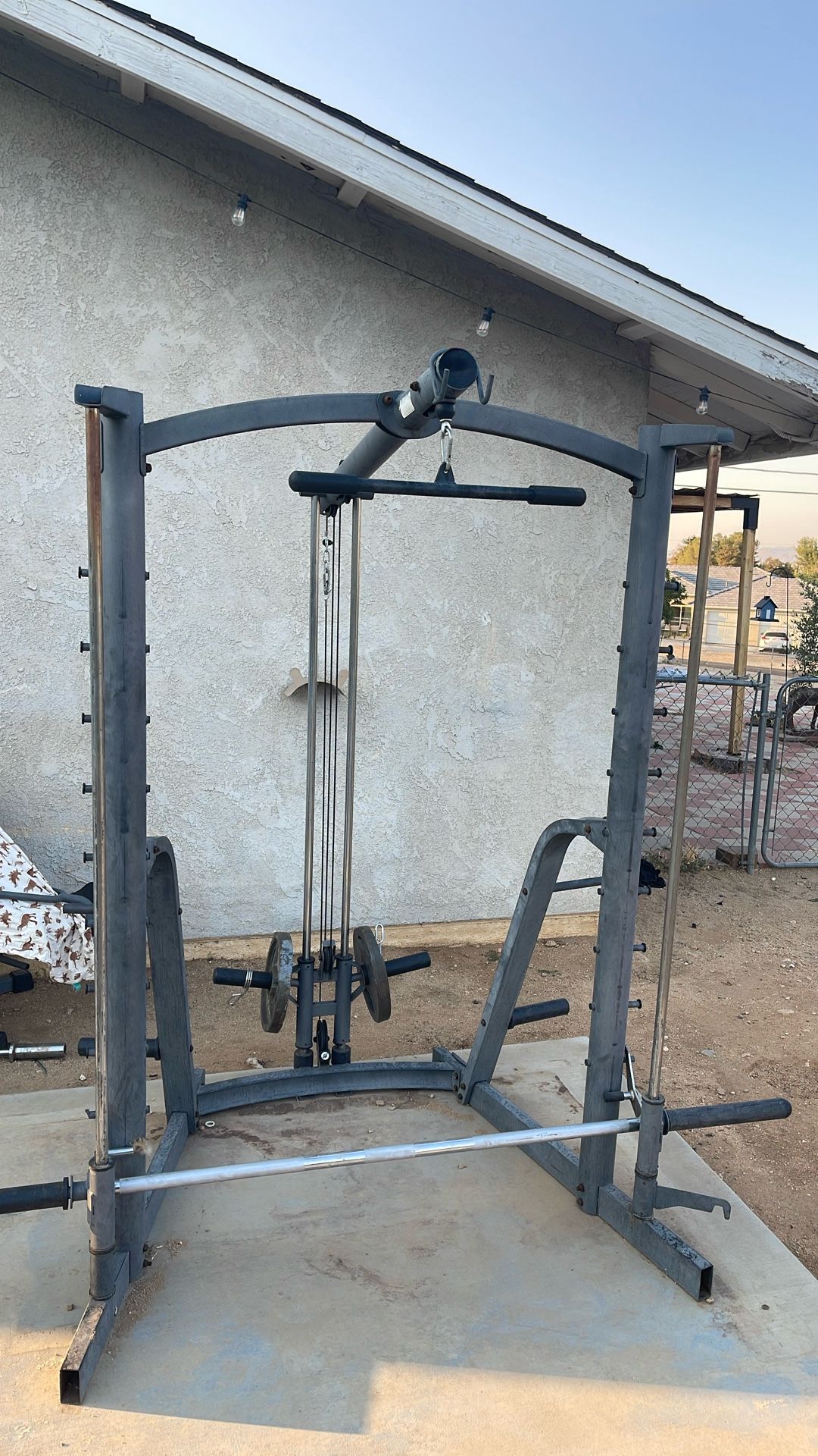 Used Weight Machine Top Screws Appear Loose But All Functions Work Really Well