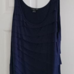 August Silk Size Small Navy Top