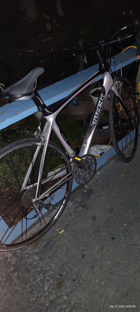 Trek Madone , Oclv Carbon Fiber 5.1