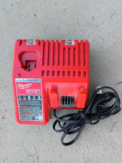 Milwaukee chargerm