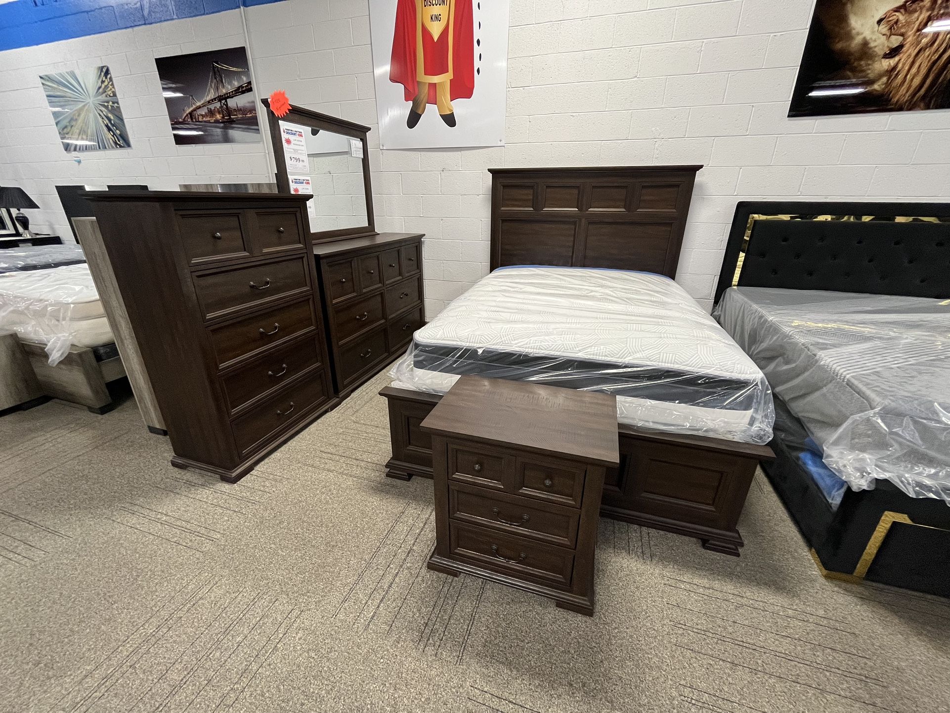 Queen Bedroom Set With Free Nightstand!