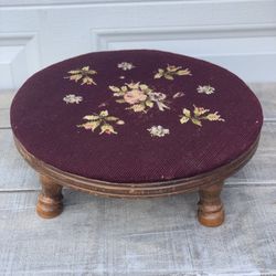 Vtg Needlepoint Wooden Foot Stool W/Floral Design Round W/Curved Legs 16”X6.5”T