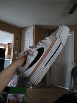 Nike Court Legacy Lift Platform Size 7