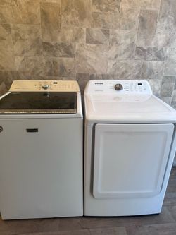Washer and dryer gas laundry