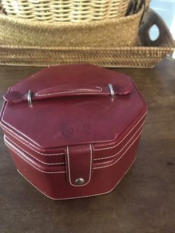 Jewelry box