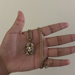 10k two tone Jesus pendant