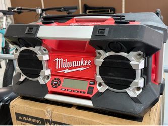 Milwaukee 2790-20 M18 40Watt Rugged AM/FM Jobsite Radio