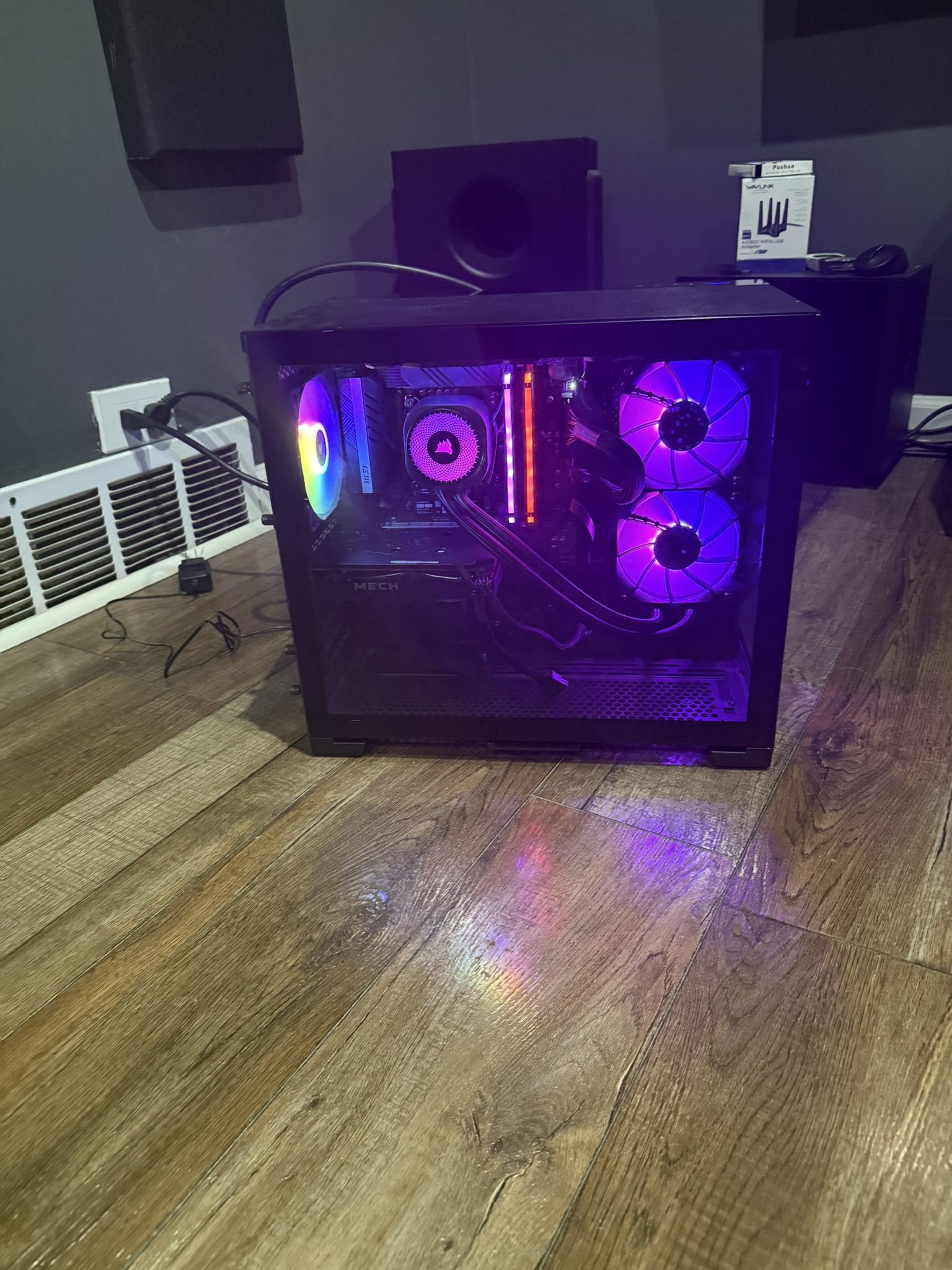 desktop computers 12th Gen i5 , Radeon 6500 Xt ,Lian Li Case,32gb Ram Corsair