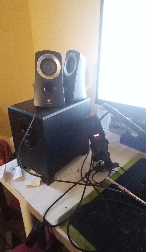 Hyper Mic Used For Podcasting Gaming Or Recording 