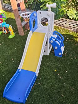 Toddler playset with slide