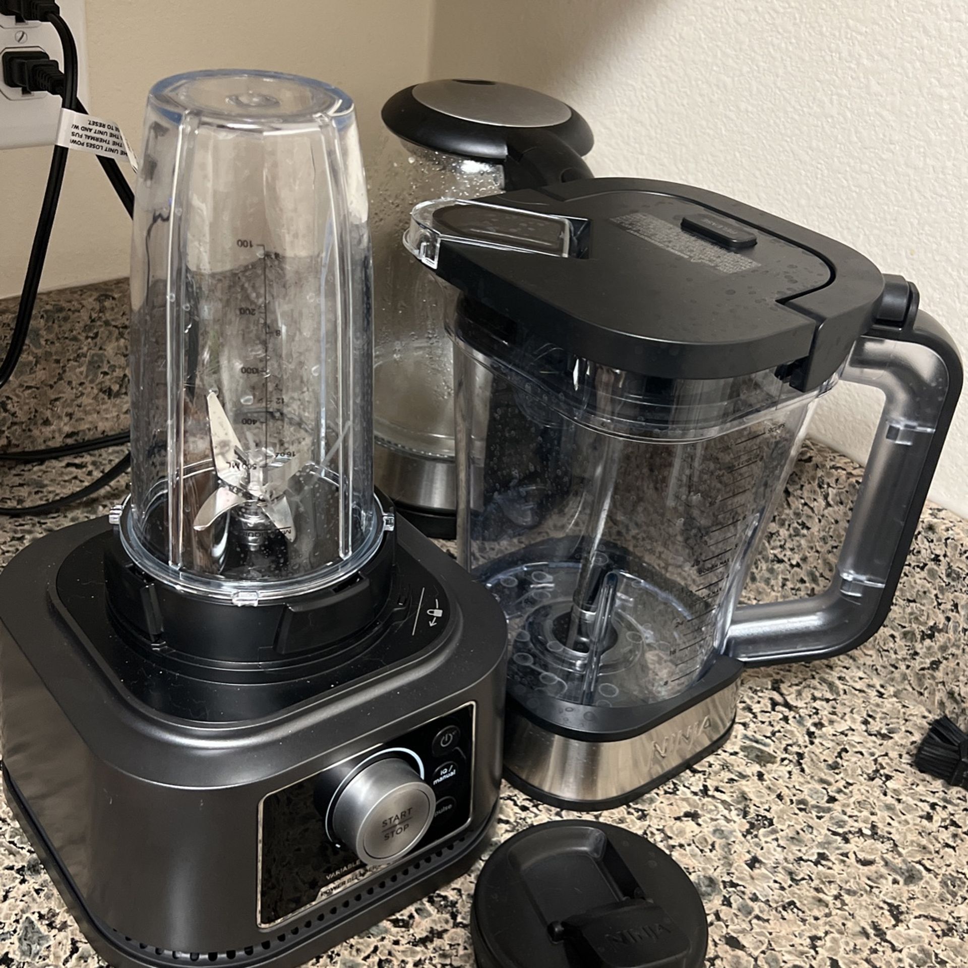 Ninja Blender with all pieces 