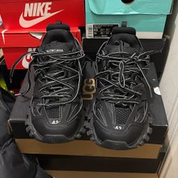 Track Runner Balenciaga‘S Size 42 Comes With Box And Charger