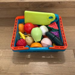 Play Veggie Cutting Board Set