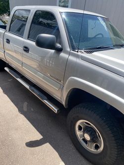 03-06 Chevy Silverado 2500HD Side steps