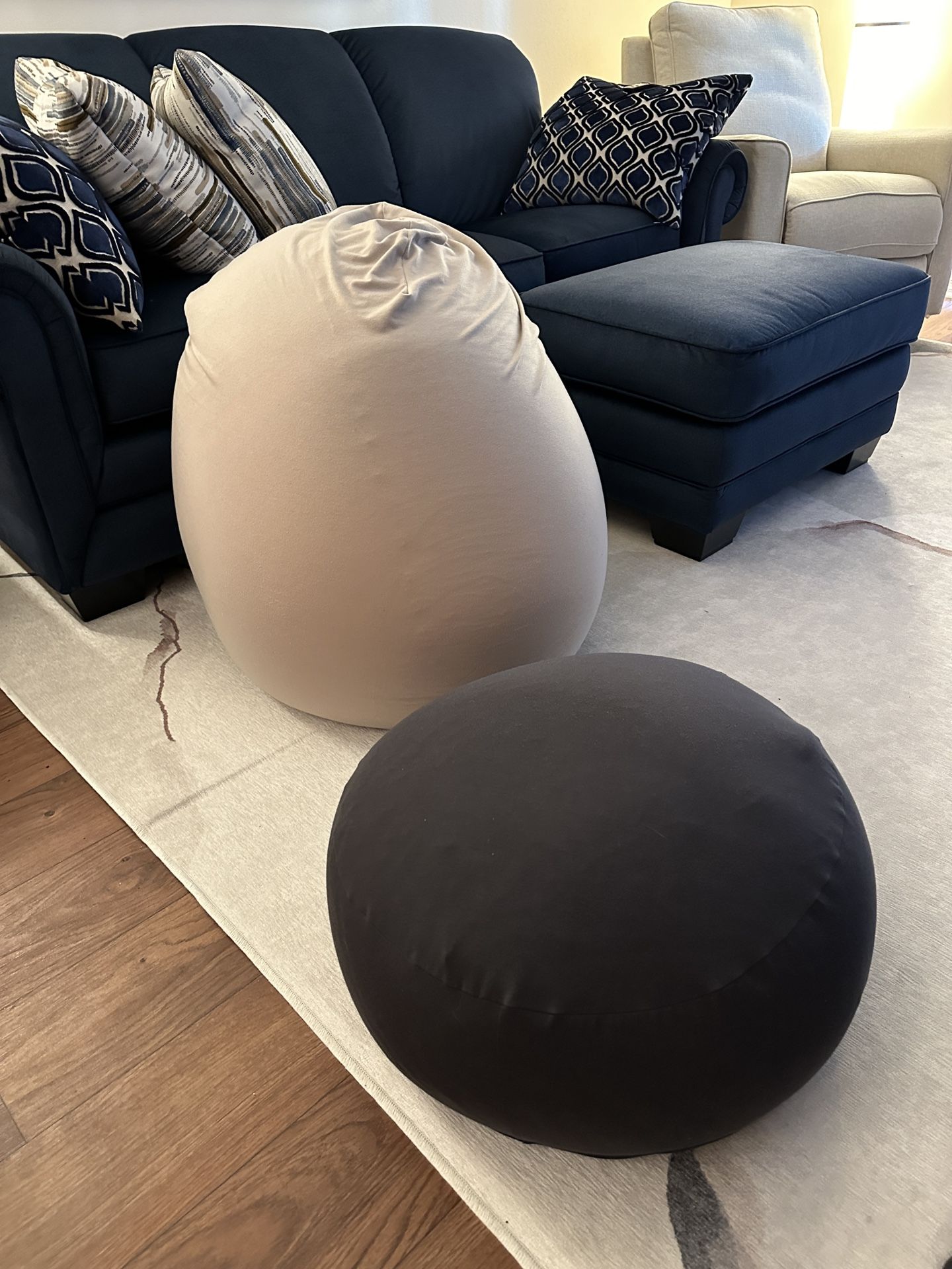 Moon Pod And Lunar Lift - Relaxation Bean Bags
