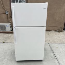 Whirlpool Refrigerator 21cu Ft 33x31x66👍👌2 MONTHS WARRANTY 