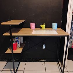 Modern Style Desk 