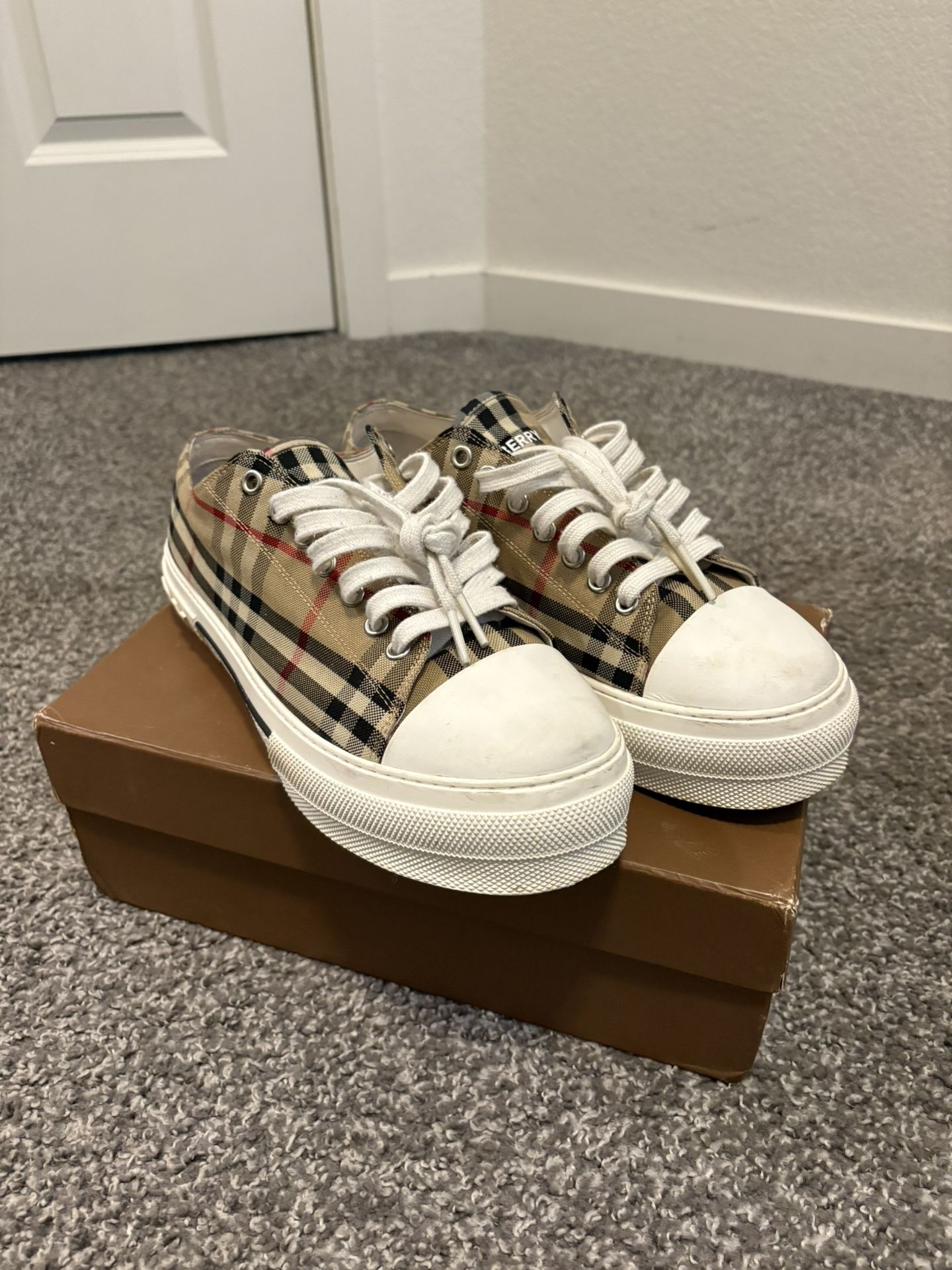 burberry shoes
