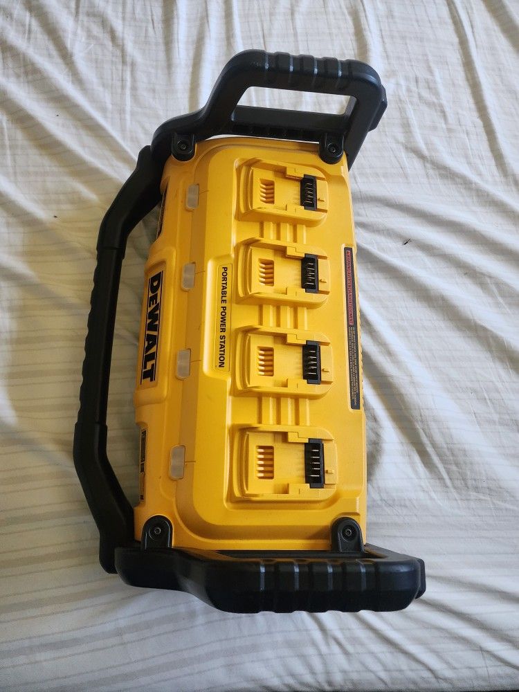 DEWALT
1800 Watt Portable Power Station and 20V/60V MAX Lithium-Ion Battery Charger