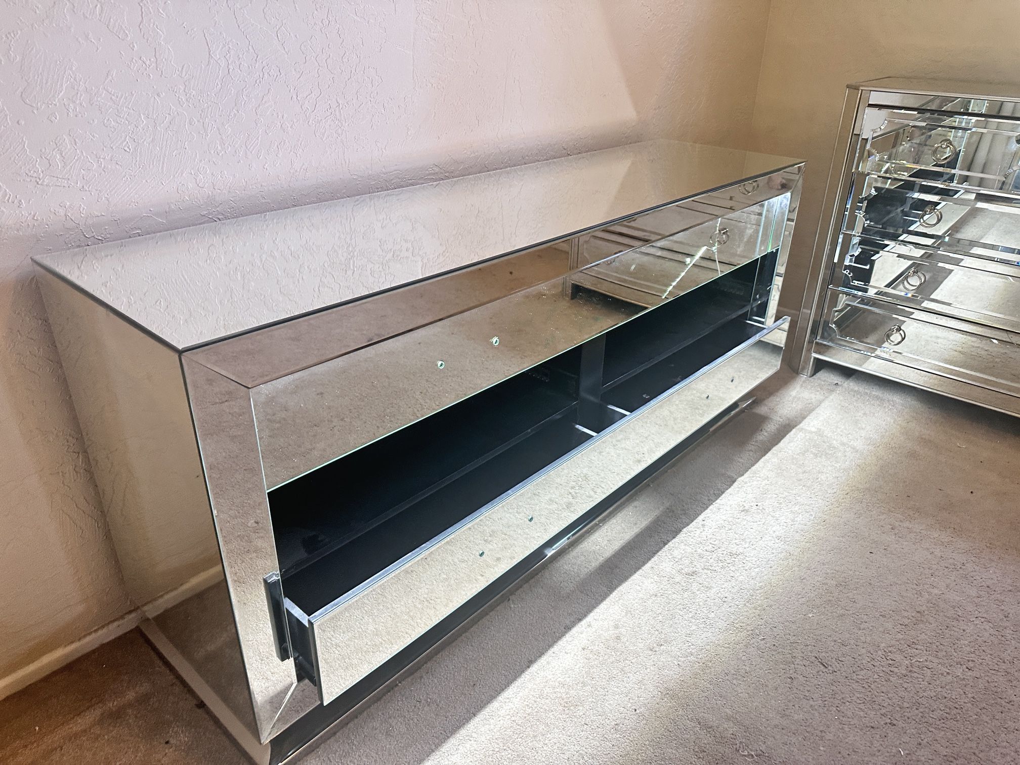 DESIGNER MIRRORED RAPPORT DRESSER MEDIA BUFFETT PIECE.