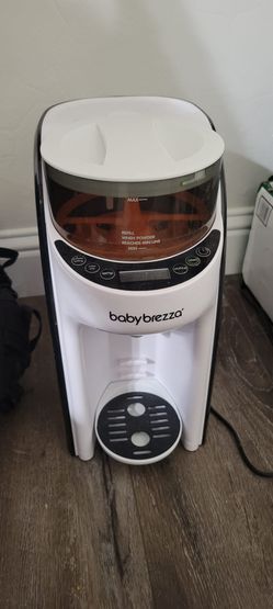 Baby Brezza Formal Dispenser machine