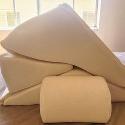 Wedge Pillow: BackMax Foam Bed Wedge Body Cushion – Gently Used, Includes Storage Case