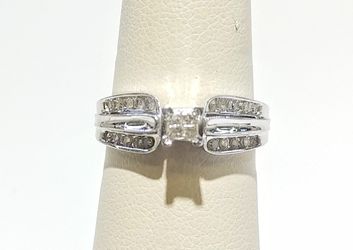 10K White Gold and Diamond Ring