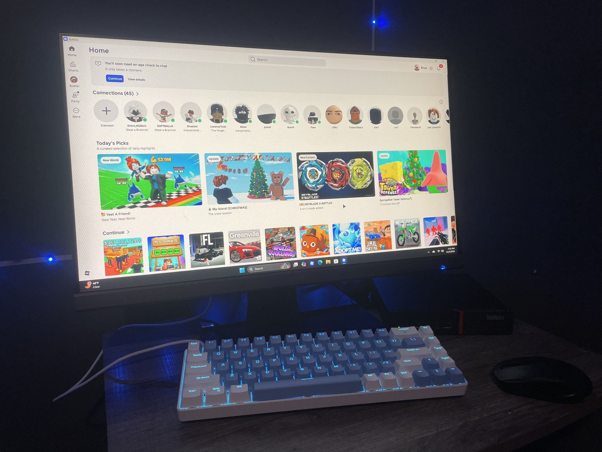 Windows 11 pro Lenovo thinkcentre pc. Intel Core i5. 8 GB ram. SSD.