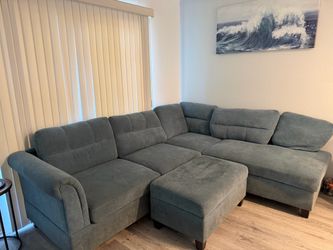 Sectional Sofa with Ottoman – Great Condition