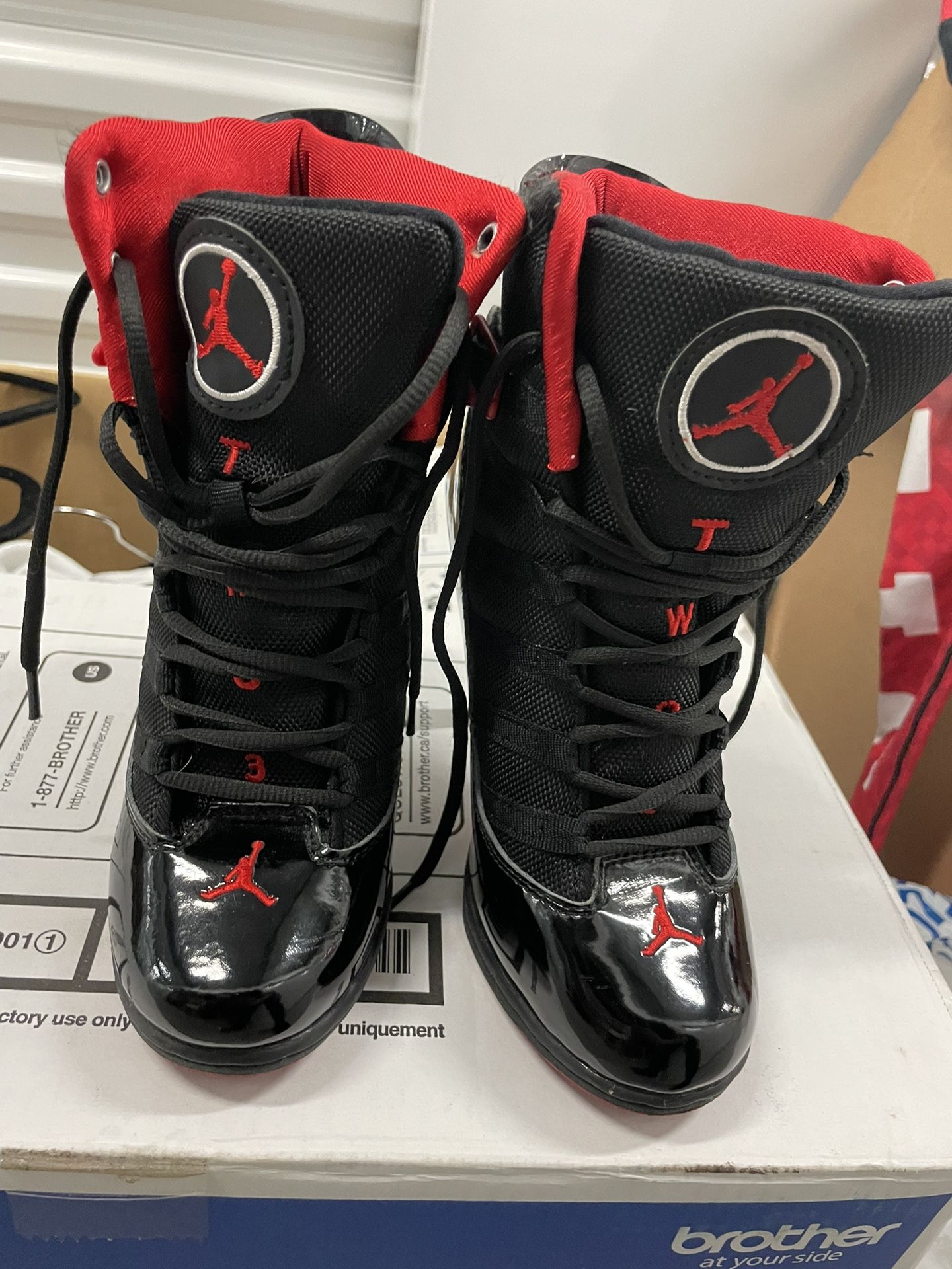 Michael Jordan Heels! Size 5.5 Like New!