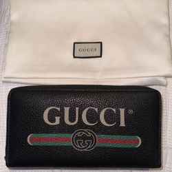 Gucci Calfskin Logo Zip Around Wallet Black