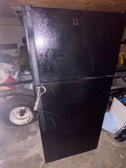BLACK FRIDGE