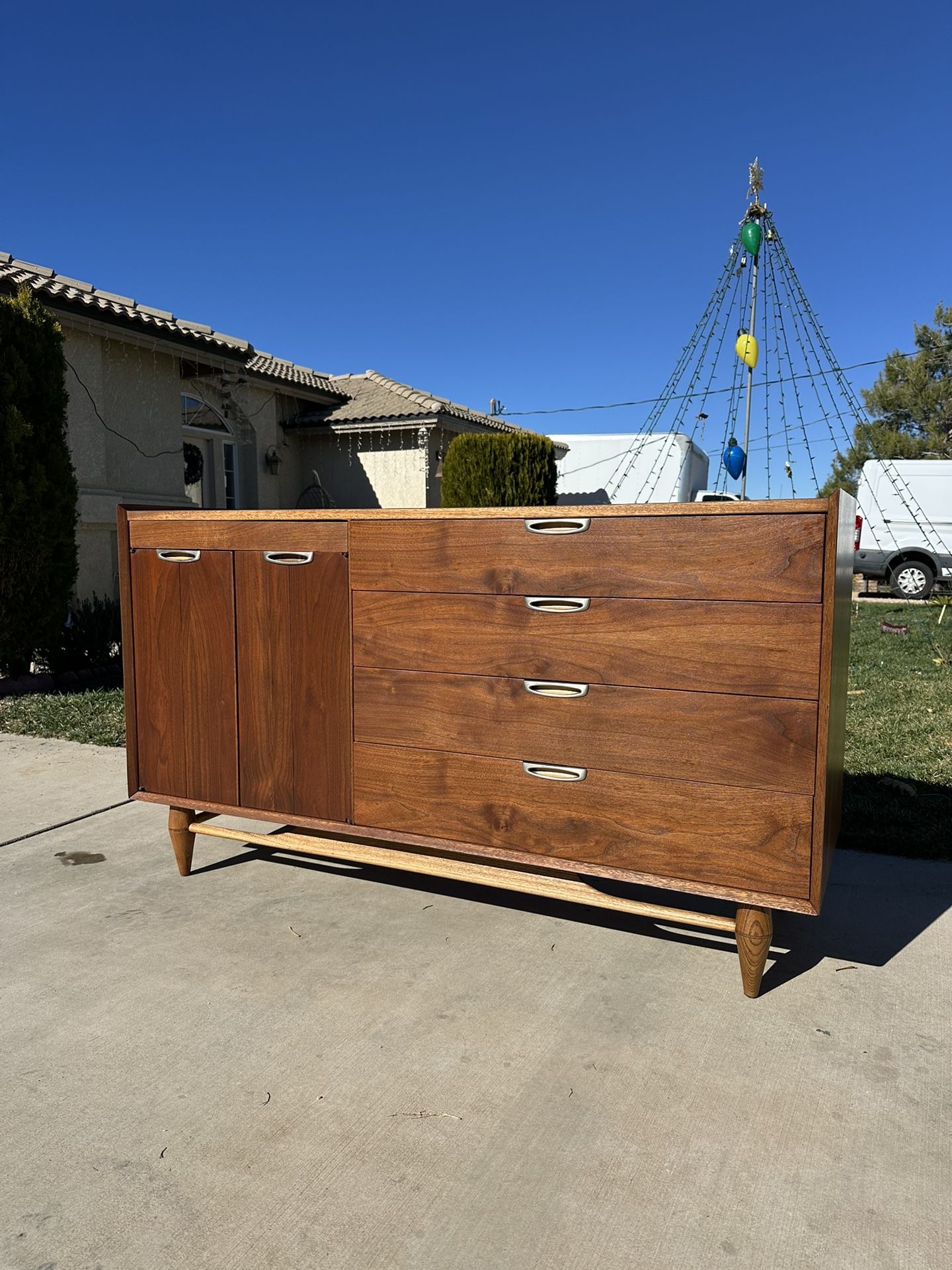 Mid- Century Modern Broyhill Buffet