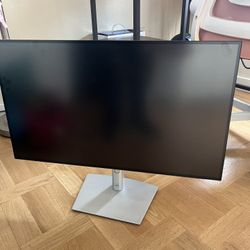 27” Dell Monitor Model U2722D